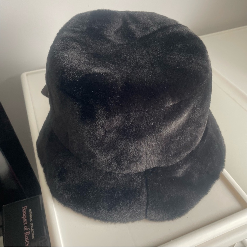 Sprigs Black Faux Fur Bucket Flap Short Brim Soft Collapsable Hat Elastic Band